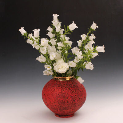 כד/אגרטל עגול אדום מחמר גס עם  זהב 24 קראט