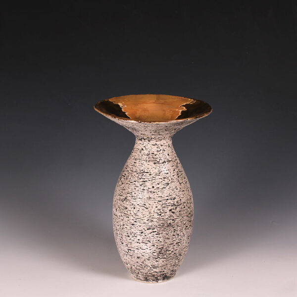 Handcrafted "Sunflower" Vase – White with 24-Karat Gold Plating